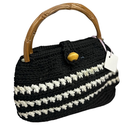 VINTAGE INSPIRED BLACK WHITE CROCHET HANDBAG, WOODEN BUTTON CLOSURE, 2 HANDLES - Picture 6 of 11
